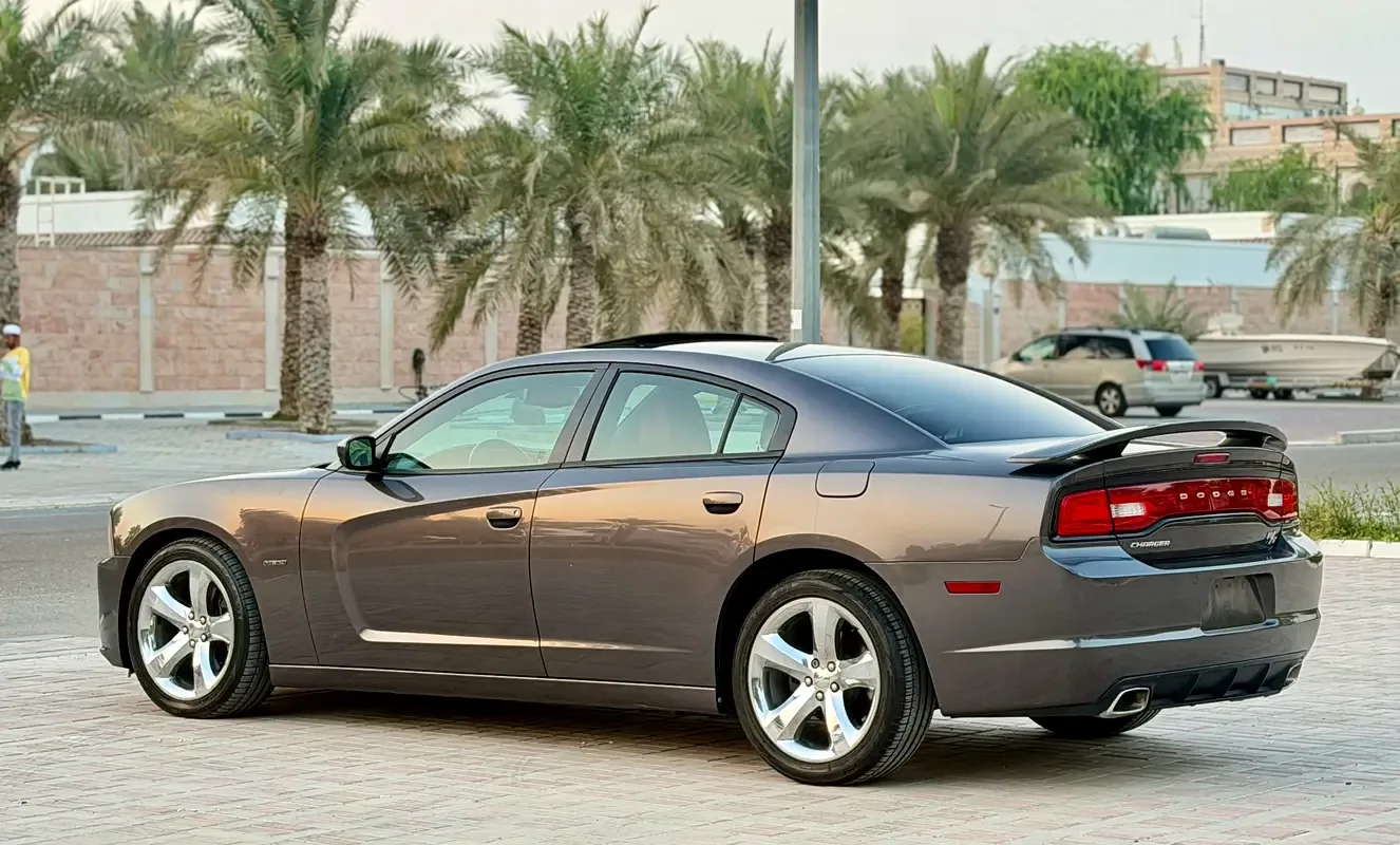 Dodge Charger 5.7 Hemi AT (375 hp) - 4