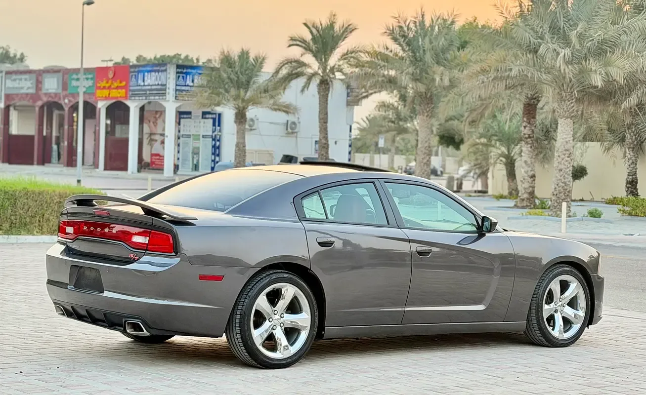 Dodge Charger 5.7 Hemi AT (375 hp) - 6