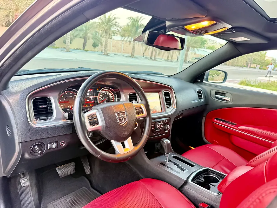 Dodge Charger 5.7 Hemi AT (375 hp) - 9