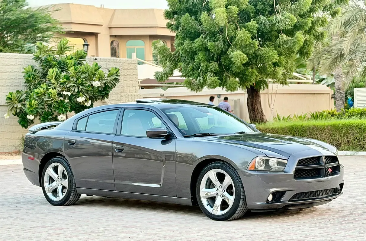 Dodge Charger 5.7 Hemi AT (375 hp) - 8