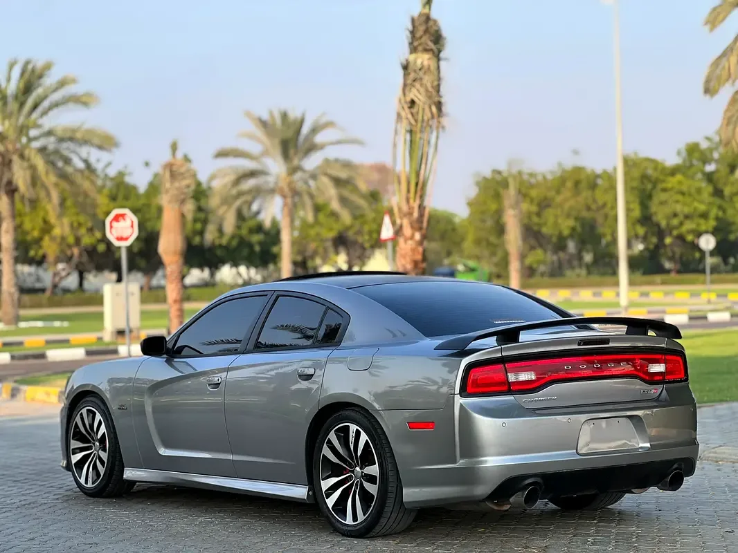 Dodge Charger 6.4 AT RWD (477 hp) - 6