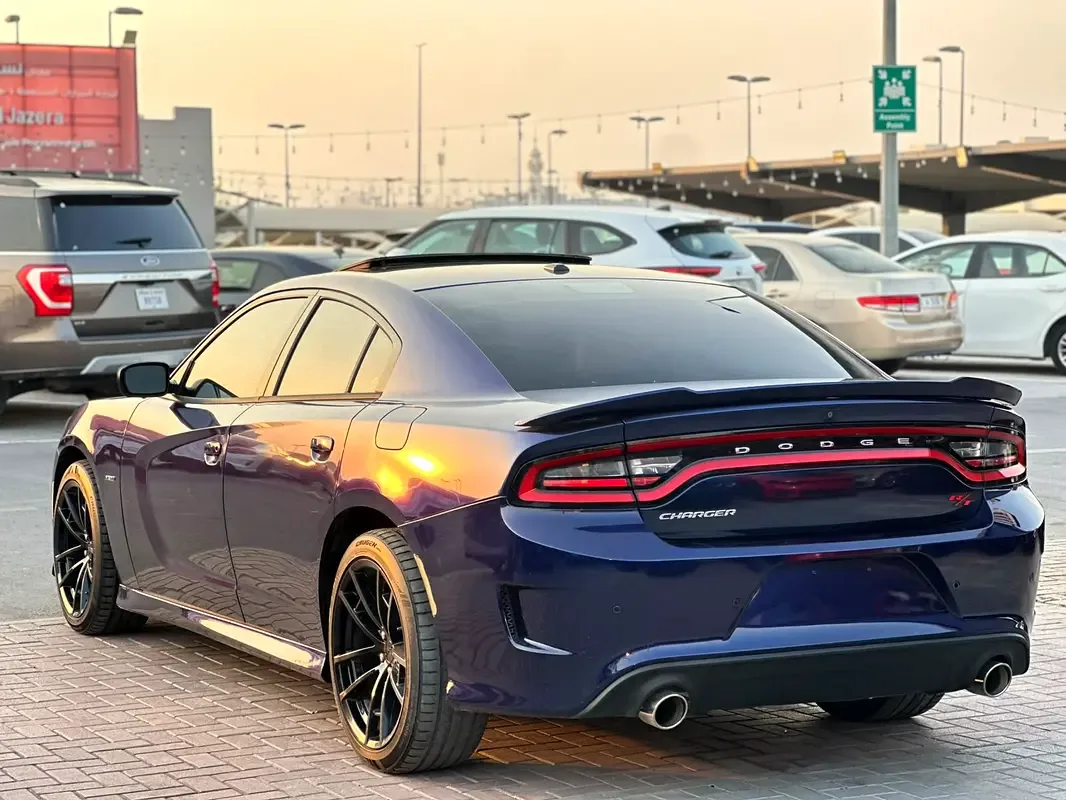 Dodge Charger 6.4 AT RWD (492 hp) - 6