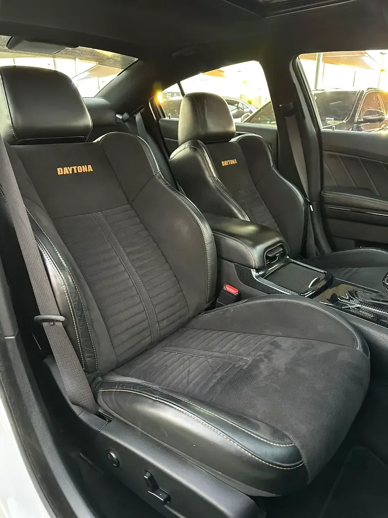 Dodge Charger 6.4 AT RWD (492 حصان) - 11