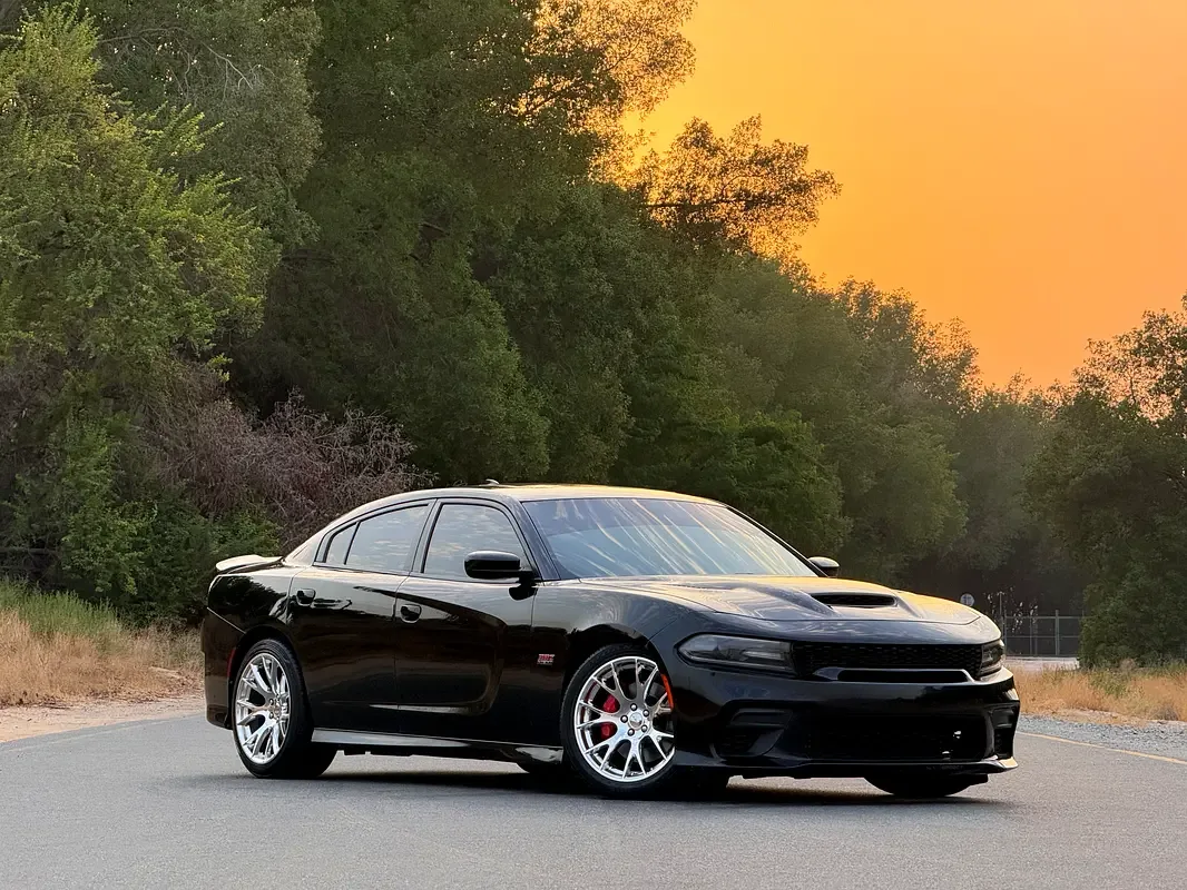 Dodge Charger 6.4 AT RWD (492 hp)