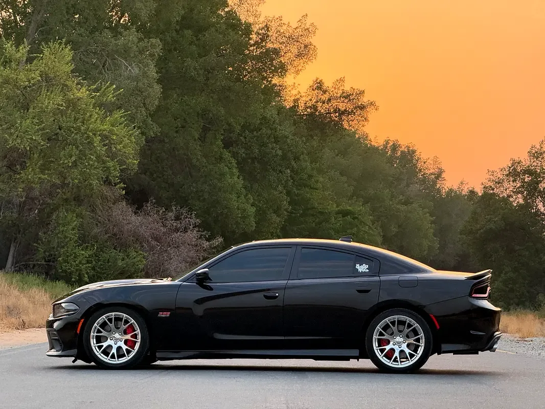 Dodge Charger 6.4 AT RWD (492 حصان) - 6