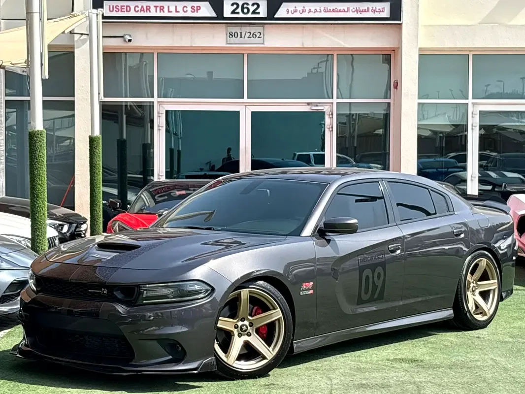 Dodge Charger 6.4 AT RWD (492 حصان)