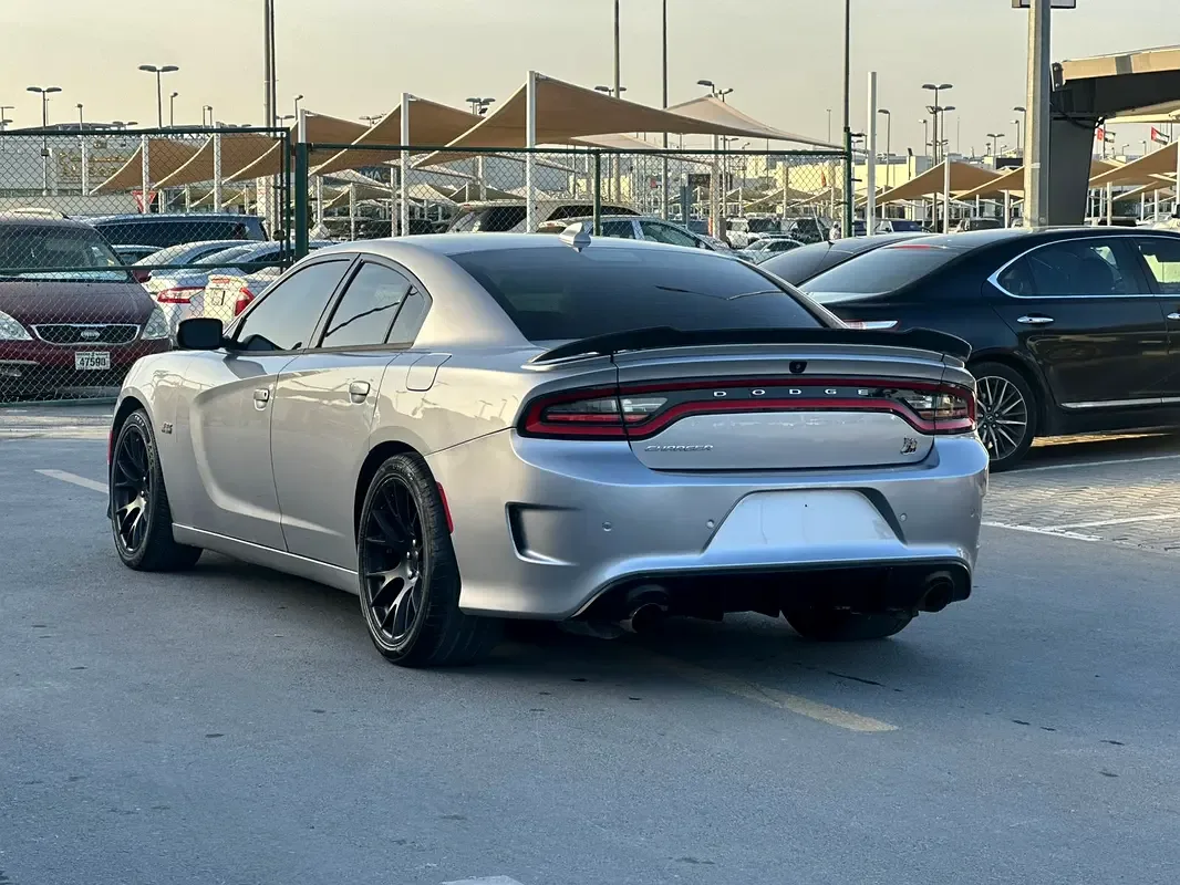 Dodge Charger 6.4 AT RWD (492 hp) - 6