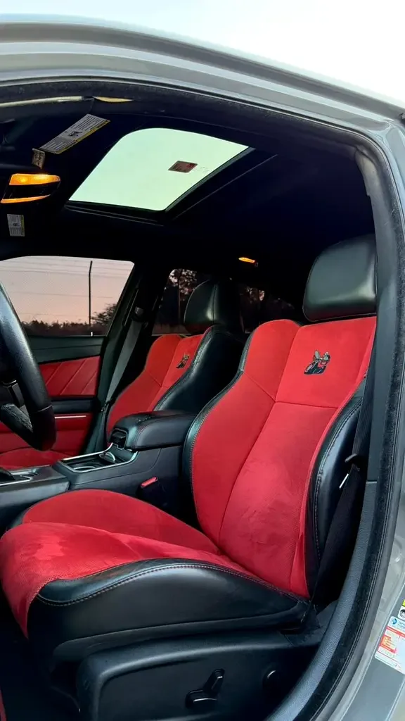 Dodge Charger 6.4 AT RWD (492 hp) - 9