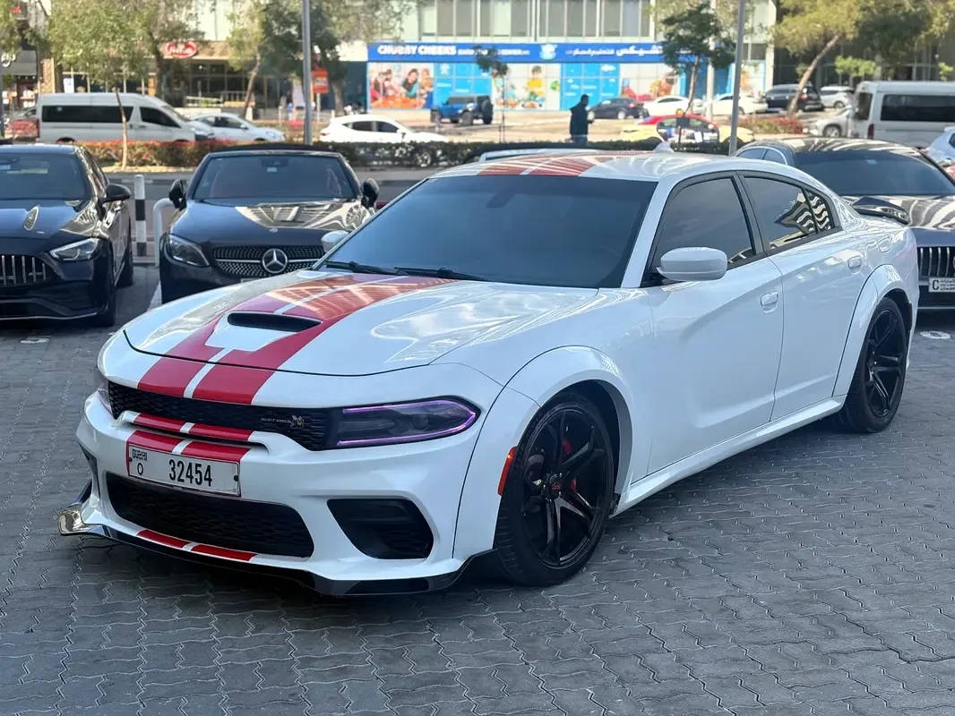 Dodge Charger 6.4 AT RWD (492 حصان) - 6