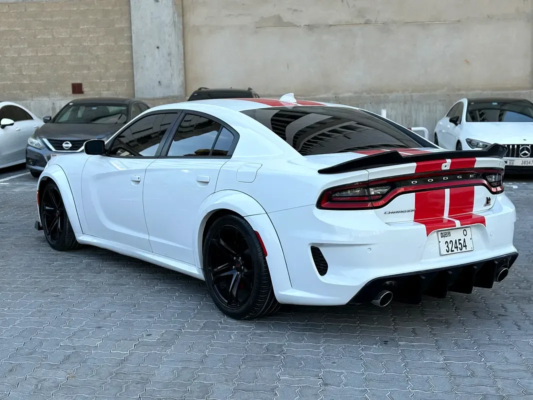 Dodge Charger 6.4 AT RWD (492 حصان) - 4
