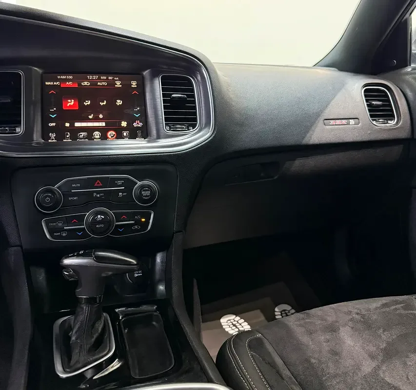 Dodge Charger 6.4 AT RWD (492 hp) - 17