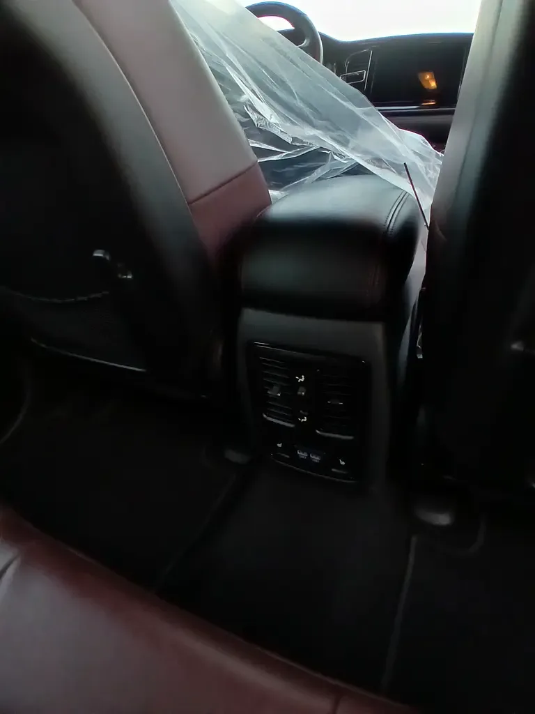 Dodge Durango 6.4 AT 4WD (481 حصان) - 10