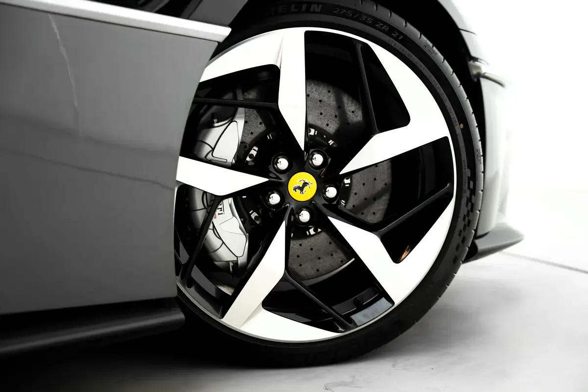 Ferrari 12Cilindri 6.5 AMT (830 hp) - 16
