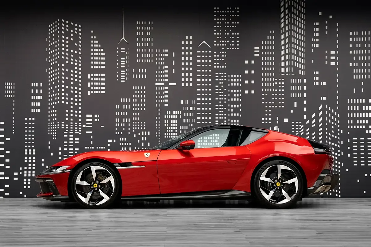 Ferrari 12Cilindri 6.5 AMT (830 حصان) - 7