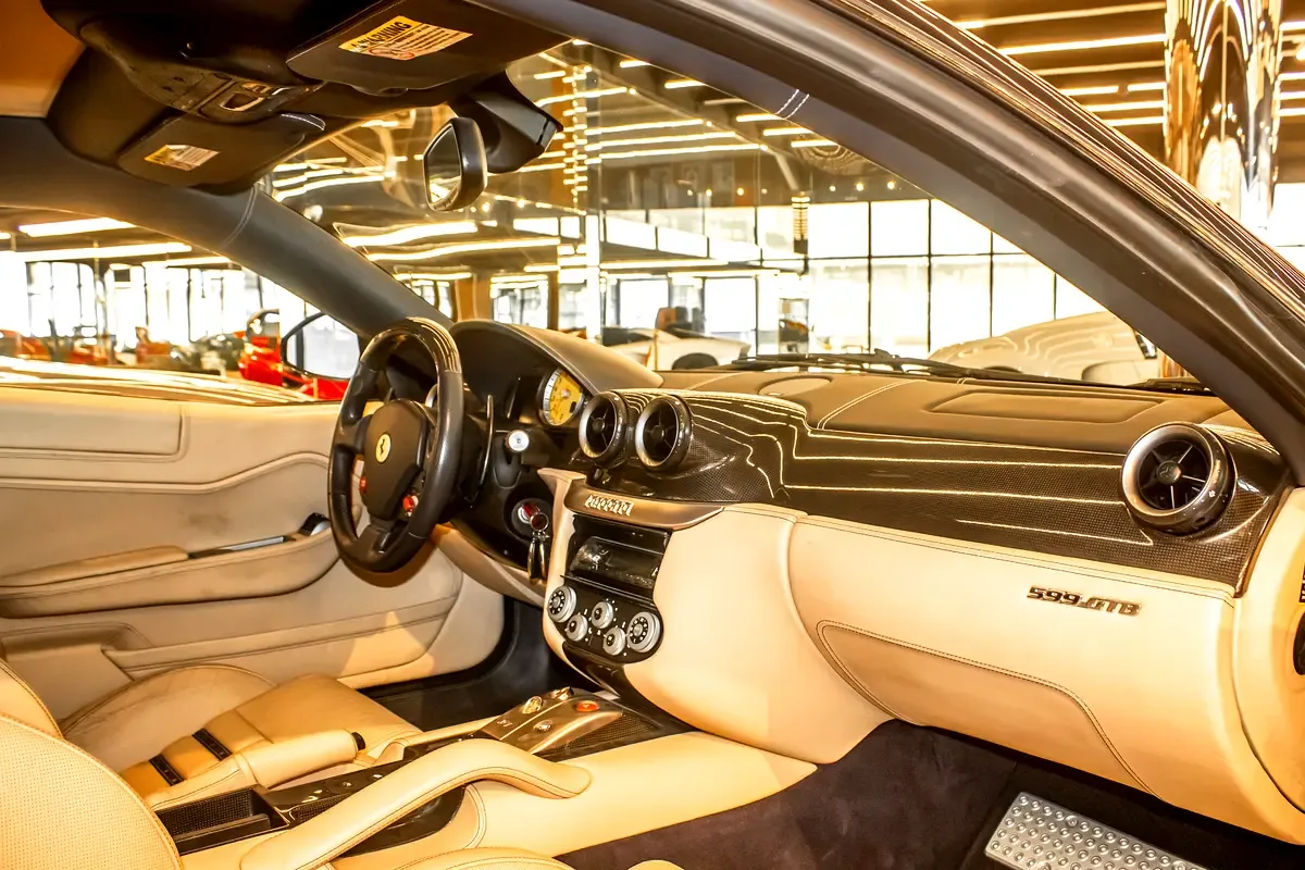 Ferrari 599 6.0 AMT (670 حصان) - 5