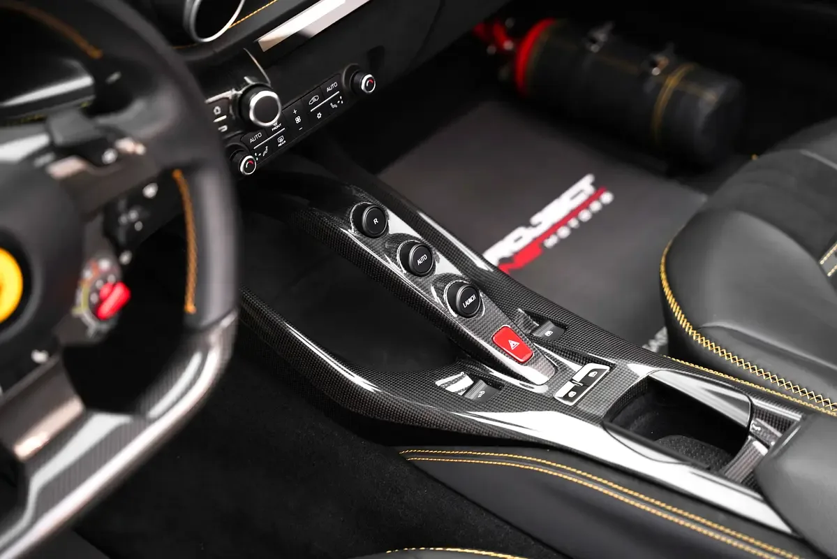 Ferrari 812 6.5 AMT (800 حصان) - 10