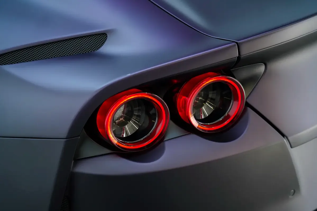 Ferrari 812 6.5 AMT (800 حصان) - 17