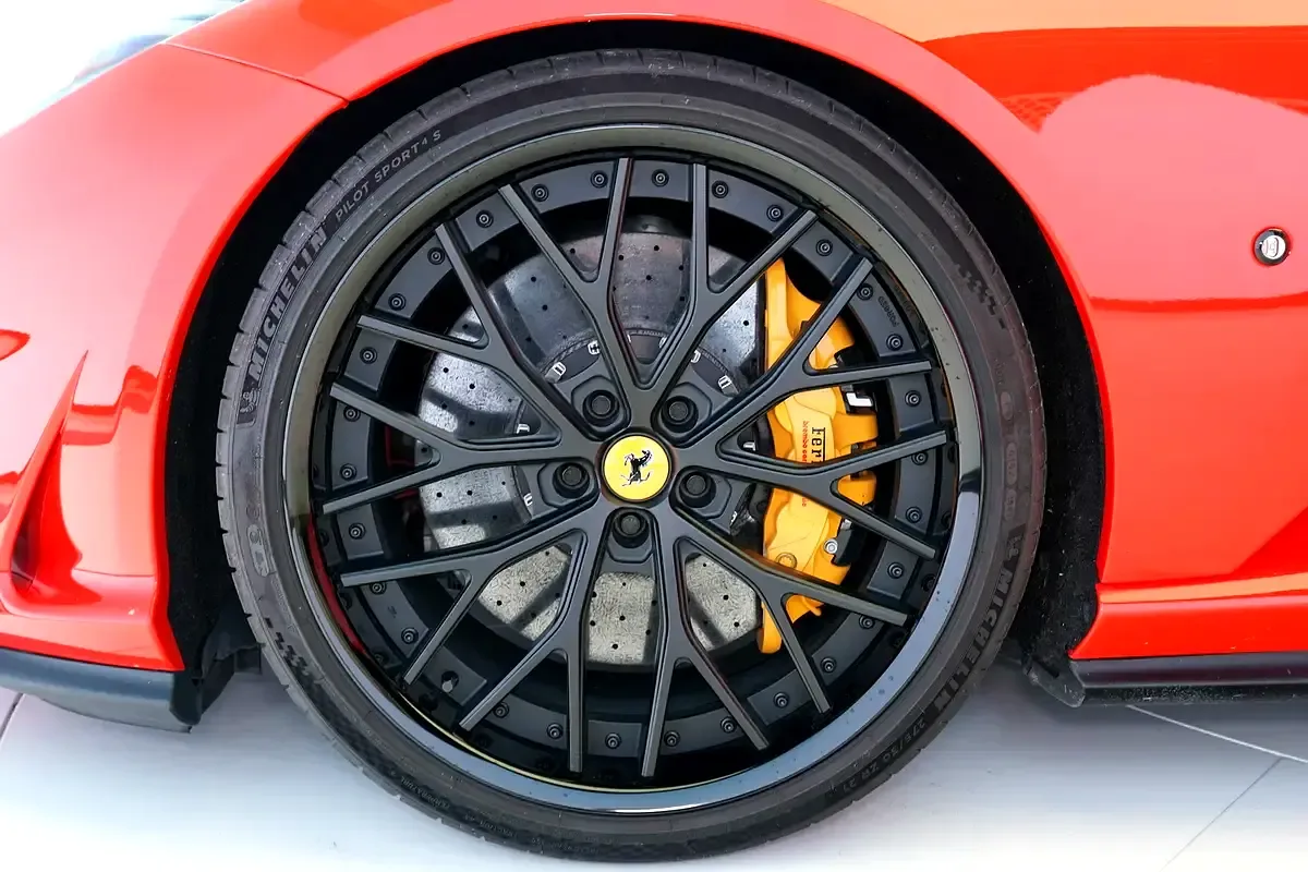 Ferrari 812 Superfast 6.5 AMT (800 حصان) - 6