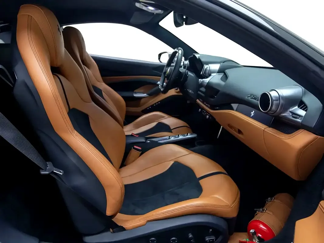 Ferrari F8 3.9 AMT RWD (720 حصان) - 11