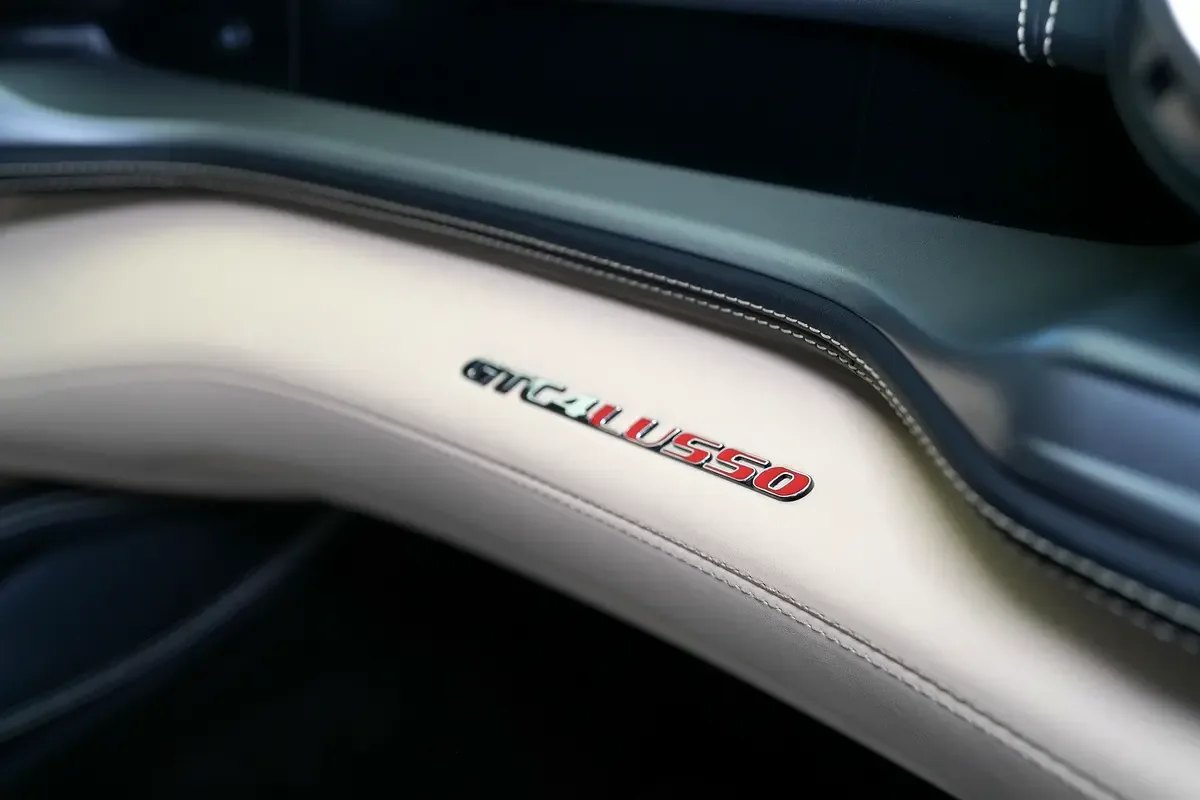 Ferrari GTC4Lusso 6.3 AMT 4WD (690 hp) - 10