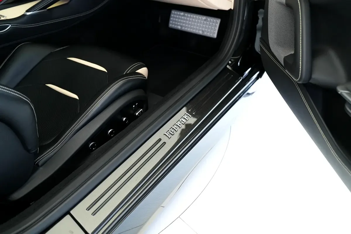 Ferrari GTC4Lusso 6.3 AMT 4WD (690 hp) - 11