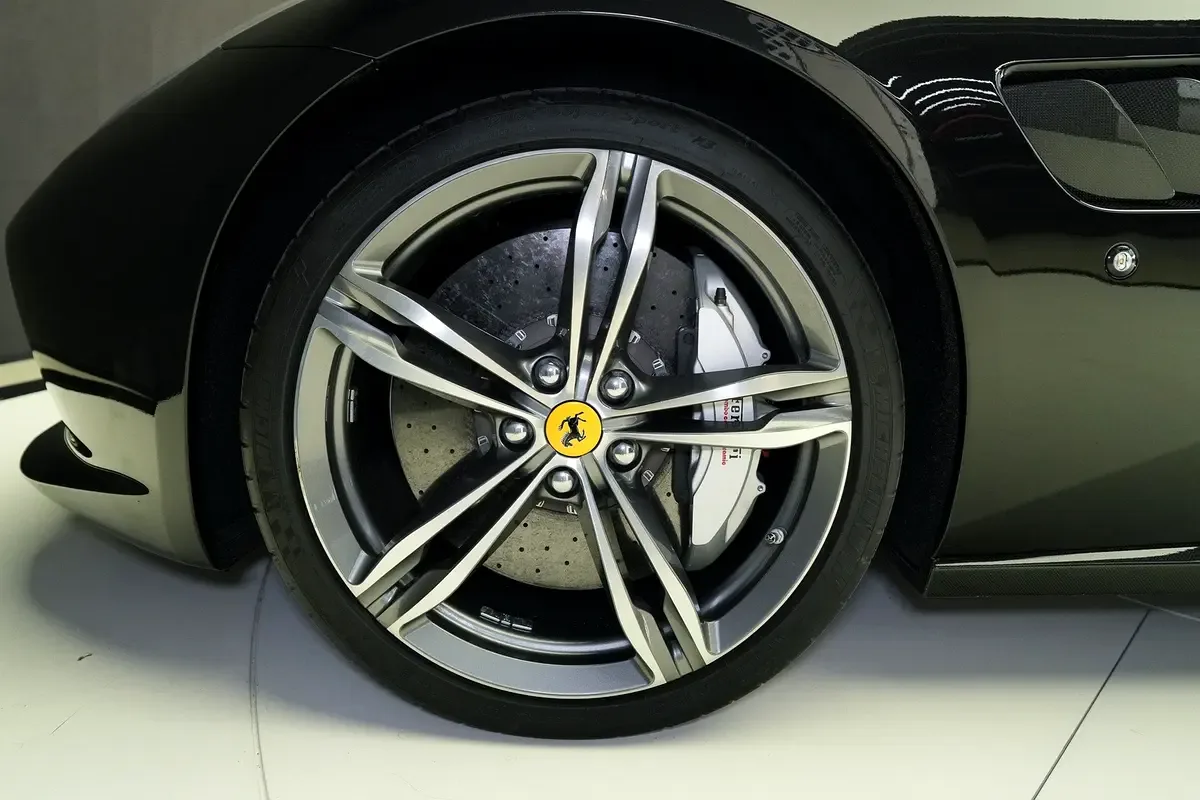 Ferrari GTC4Lusso 6.3 AMT 4WD (690 hp) - 15