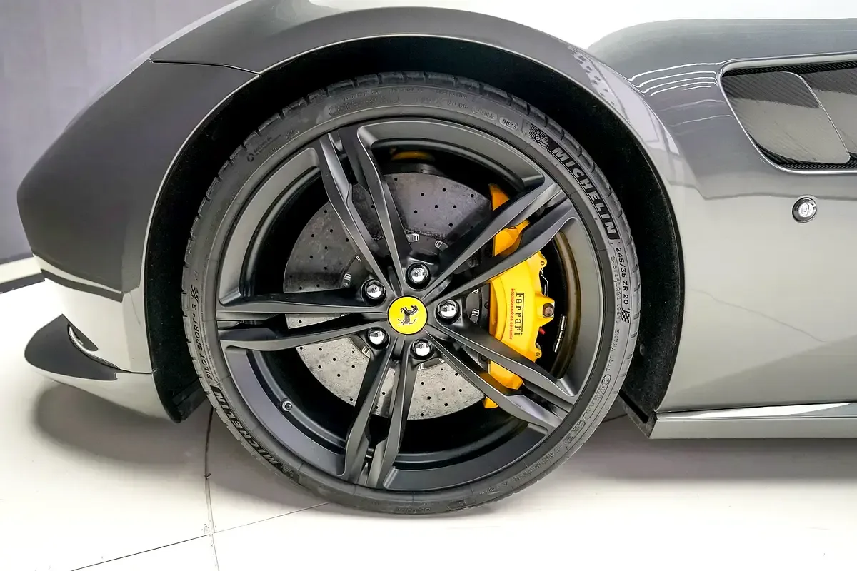 Ferrari GTC4Lusso 6.3 AMT (690 hp) - 16