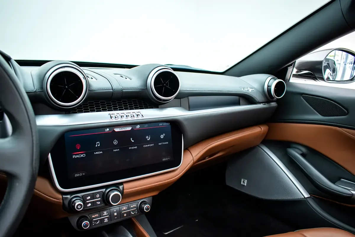 Ferrari Portofino 3.9 AMT (620 حصان) - 13