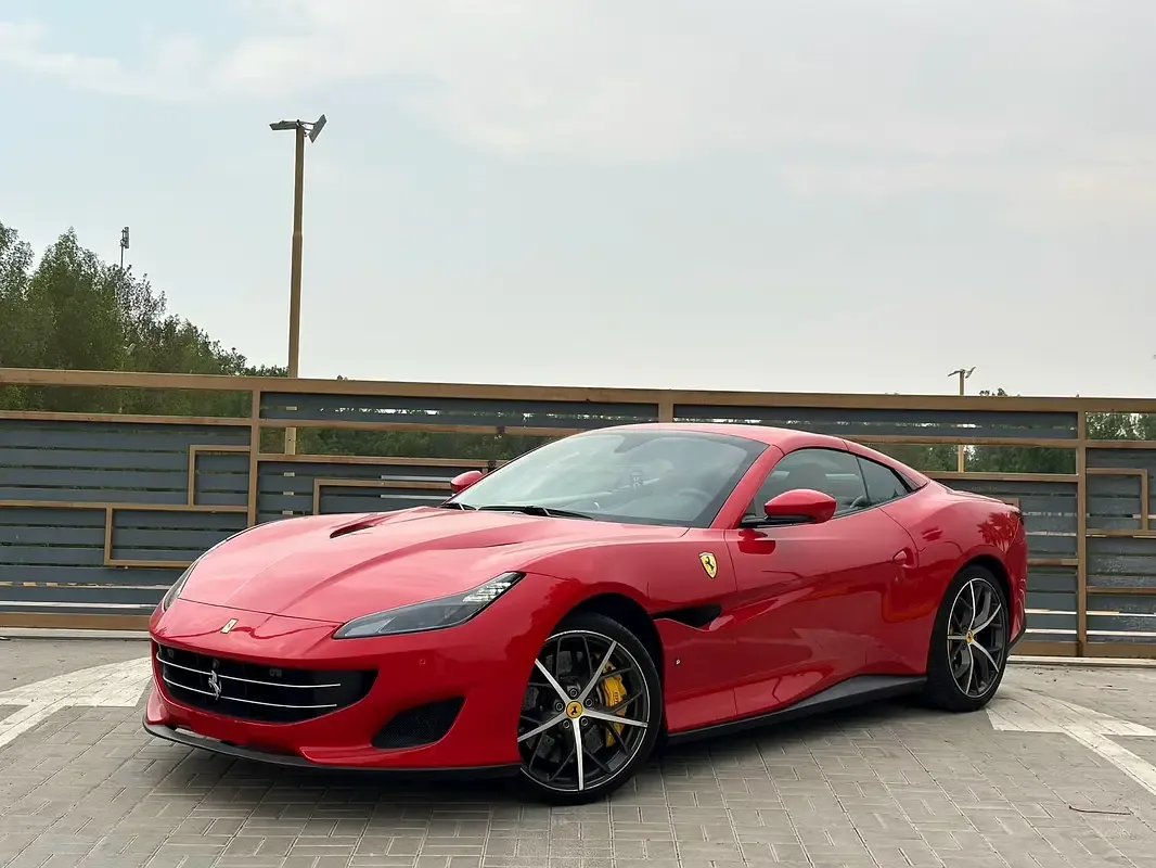 Ferrari Portofino 3.9 AMT RWD (600 حصان) - 3