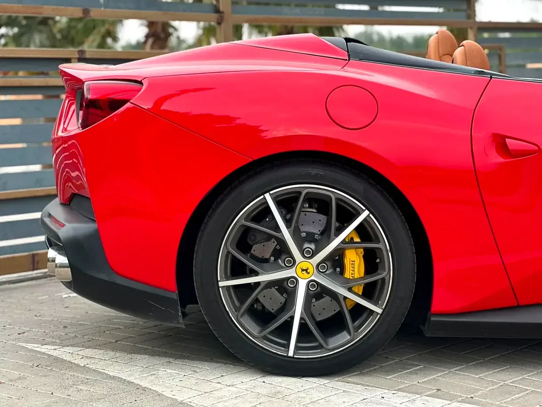 Ferrari Portofino 3.9 AMT RWD (600 حصان) - 7