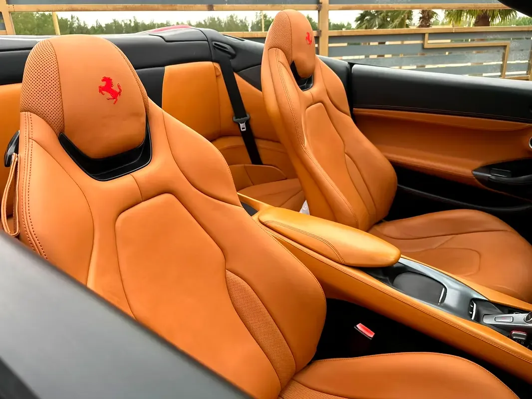 Ferrari Portofino 3.9 AMT RWD (600 حصان) - 10