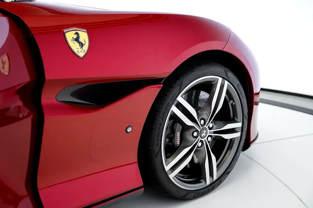 Ferrari Portofino 3.9 AMT RWD (600 hp) - 19