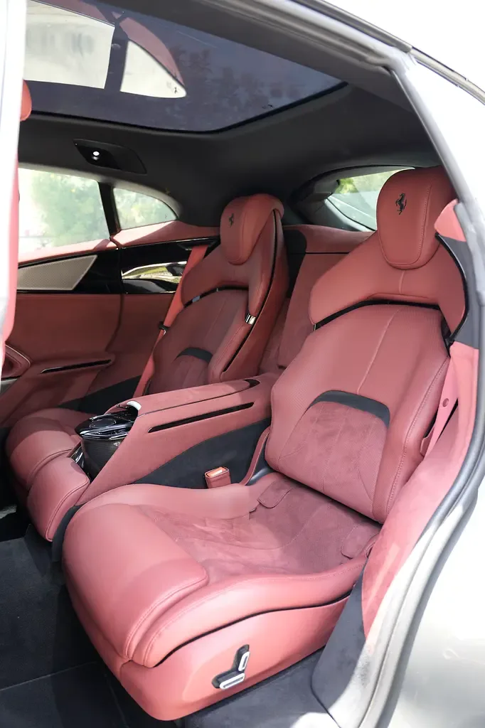 Ferrari Purosangue 6.5 AMT 4WD (725 حصان) - 4