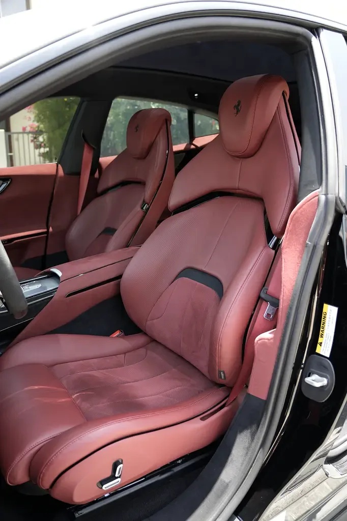 Ferrari Purosangue 6.5 AMT 4WD (725 حصان) - 9