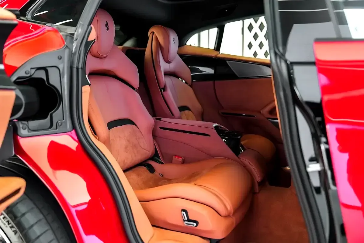 Ferrari Purosangue 6.5 AMT 4WD (725 حصان) - 12