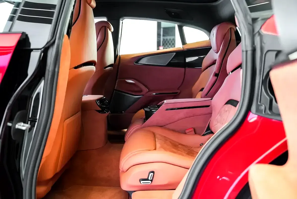 Ferrari Purosangue 6.5 AMT 4WD (725 حصان) - 11
