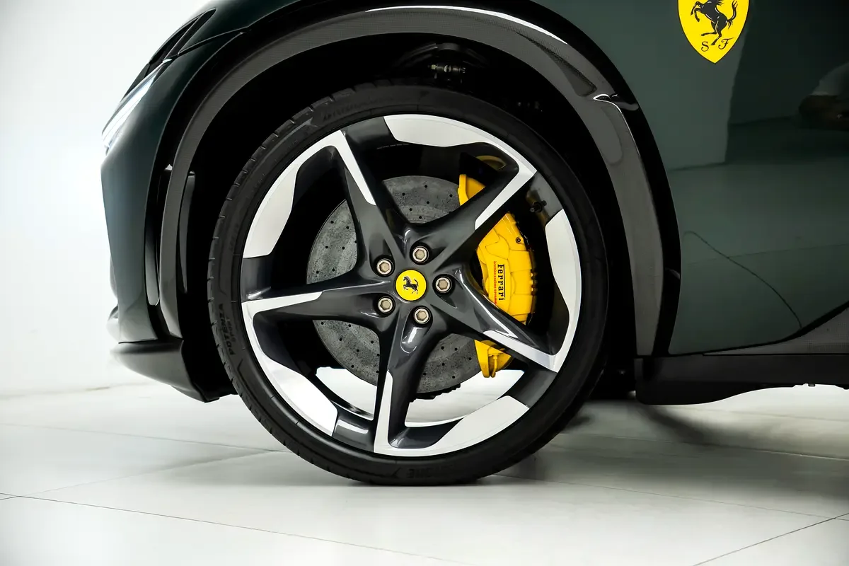Ferrari Purosangue 6.5 AMT 4WD (725 حصان) - 6