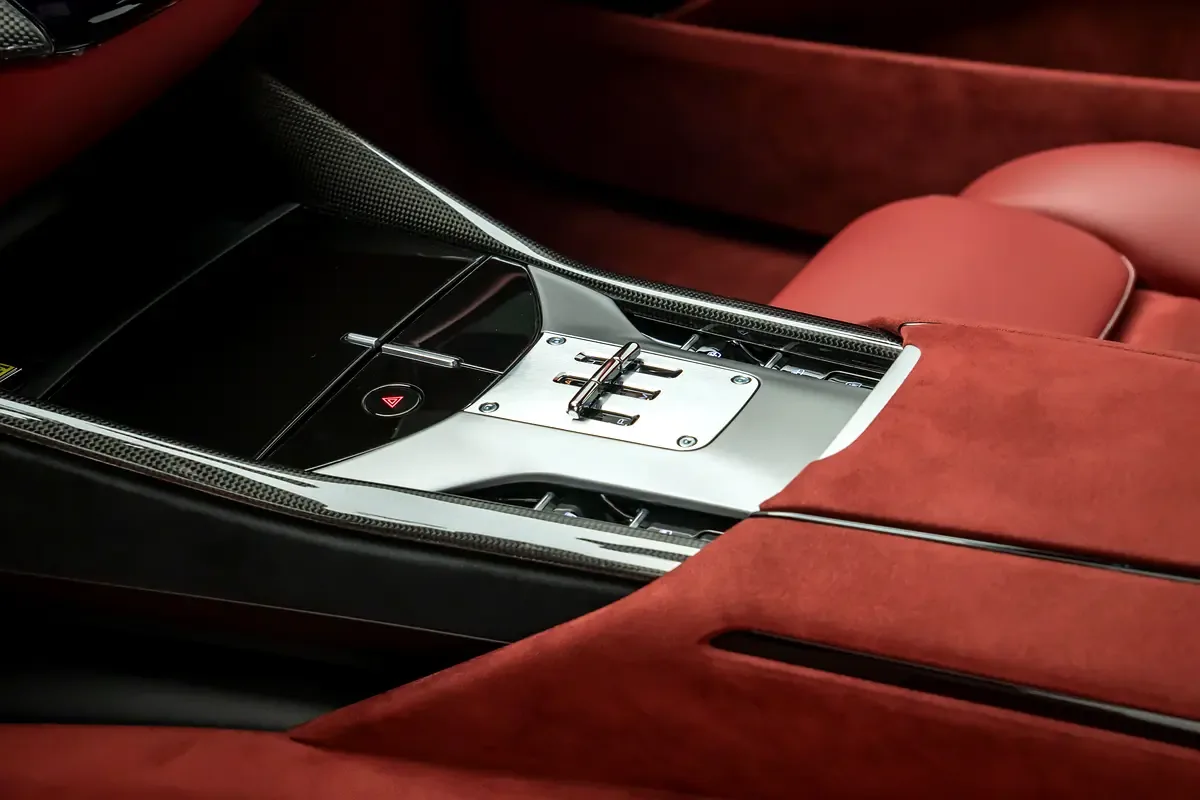 Ferrari Purosangue 6.5 AMT 4WD (725 حصان) - 8