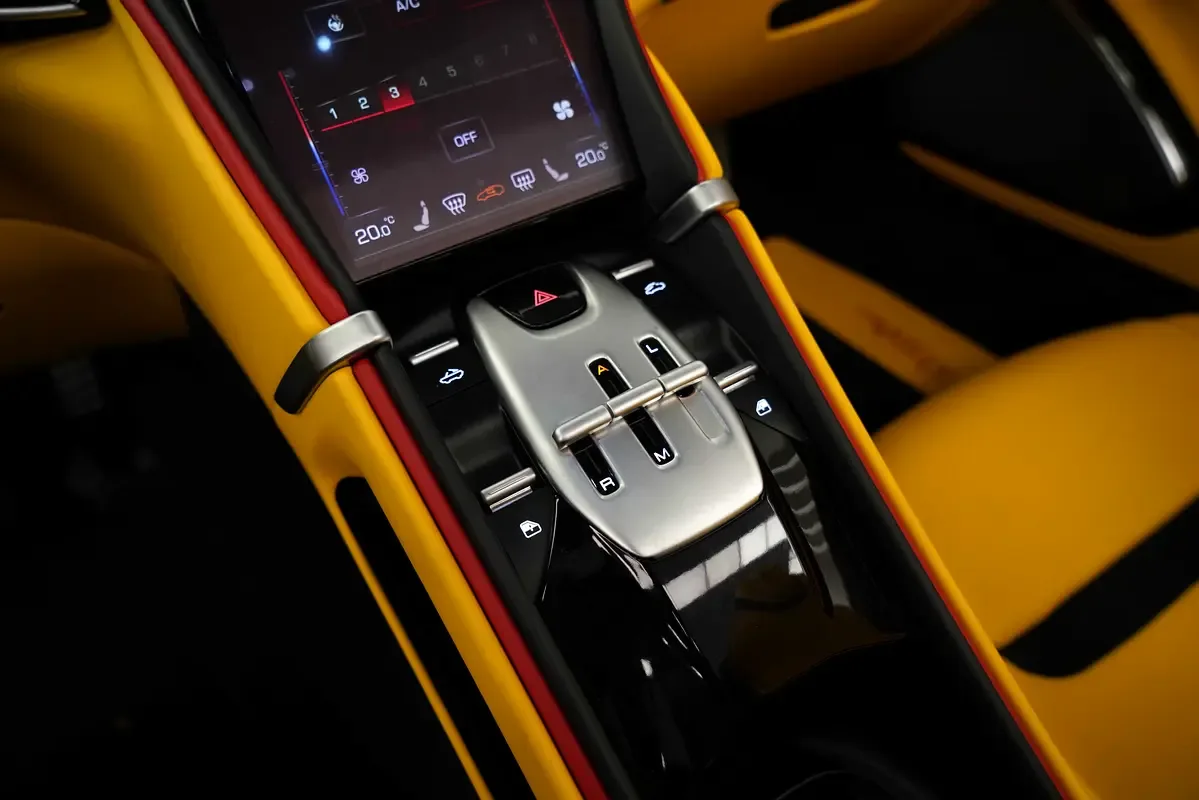 Ferrari Roma 3.9 AMT (620 hp) - 9