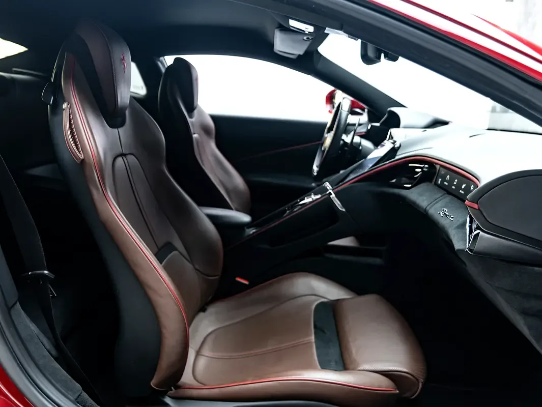 Ferrari Roma 3.9 AMT RWD (620 hp) - 9