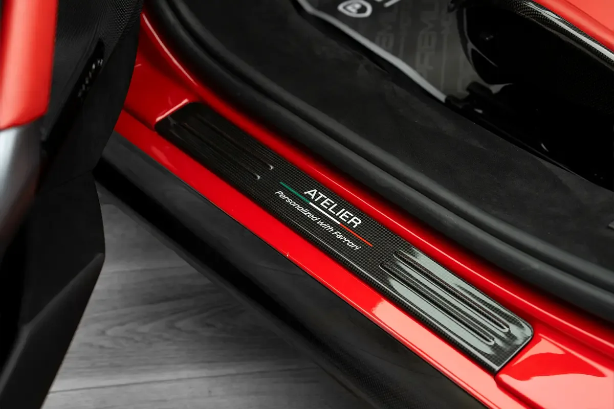 Ferrari SF90 4.0 AMT AWD (1030 حصان) - 18