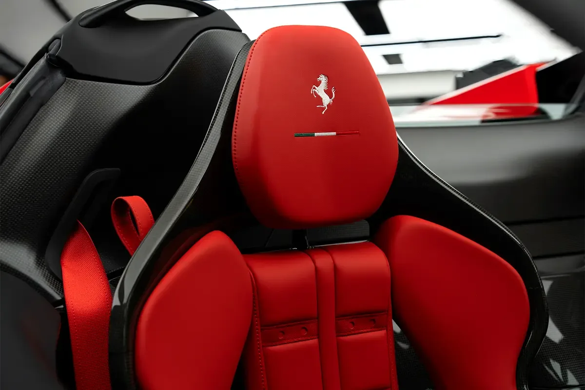 Ferrari SF90 4.0 AMT AWD (1030 حصان) - 17