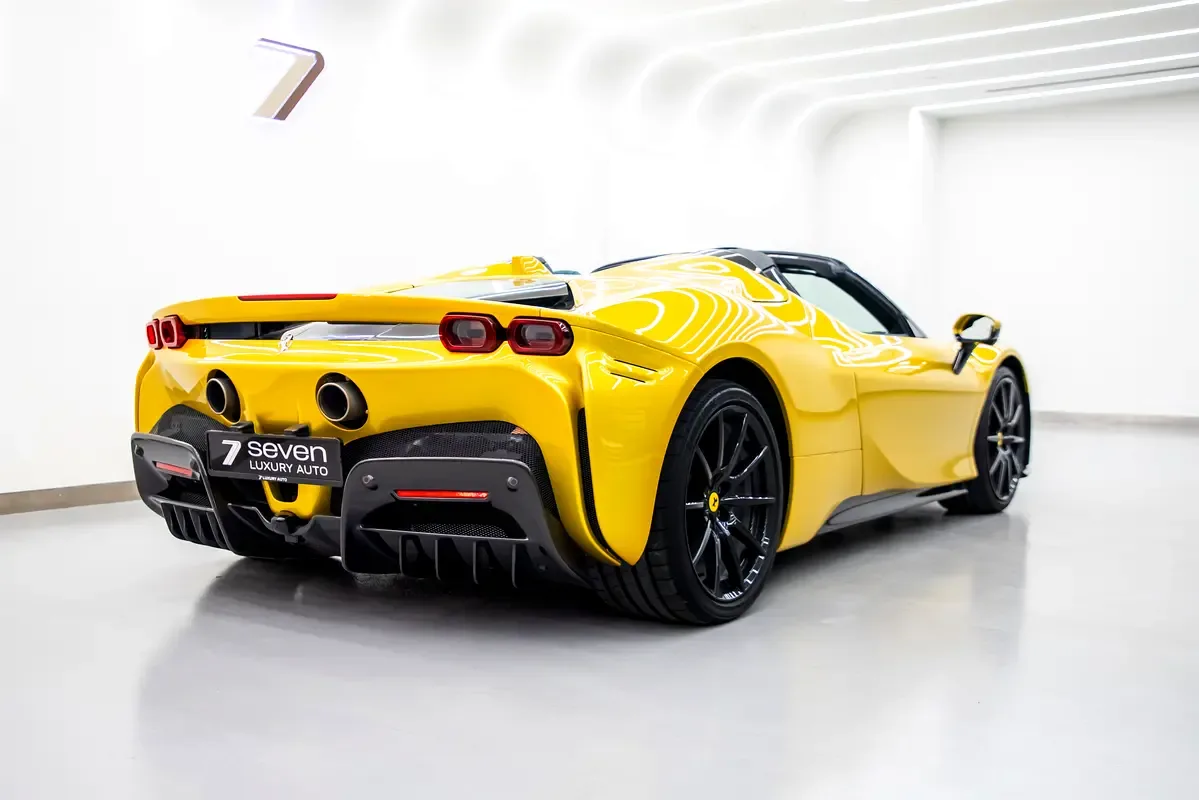 Ferrari SF90 4.0 AMT AWD (1030 hp) - 5
