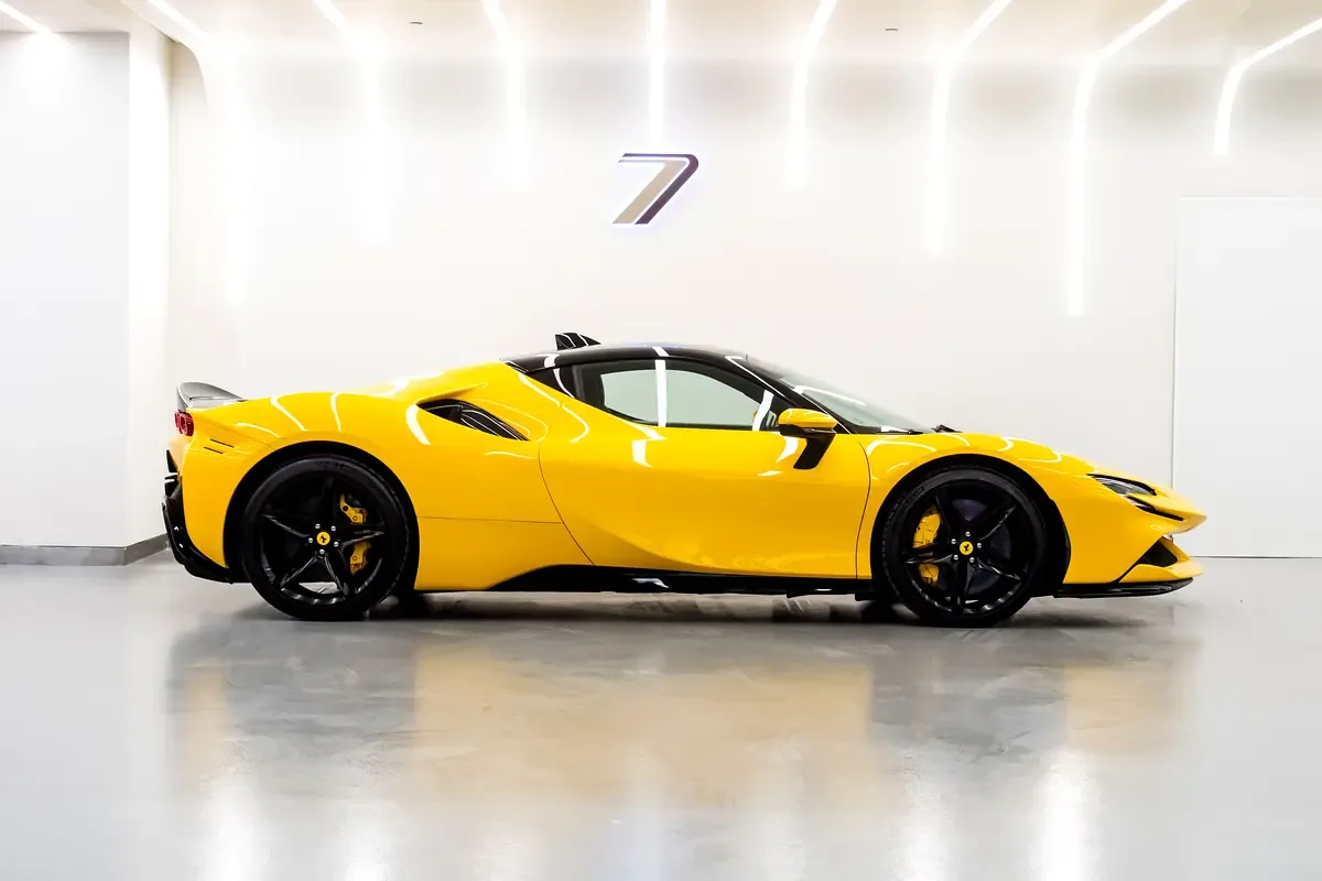Ferrari SF90 4.0 AMT AWD (1030 حصان) - 3