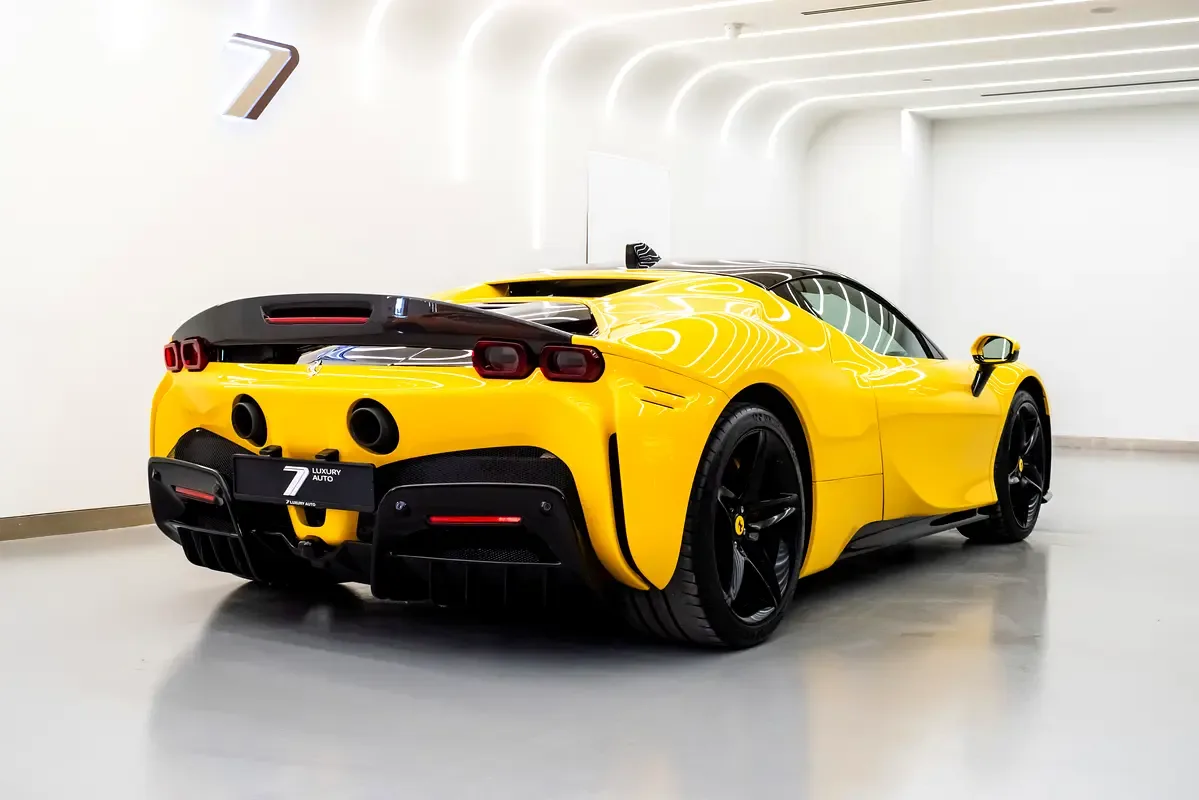 Ferrari SF90 4.0 AMT AWD (1030 حصان) - 4