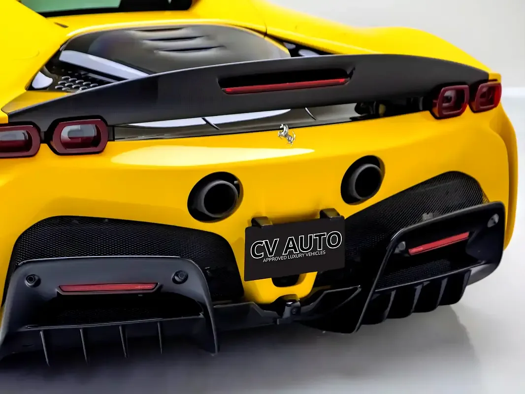 Ferrari SF90 4.0 AMT AWD (1030 حصان) - 19