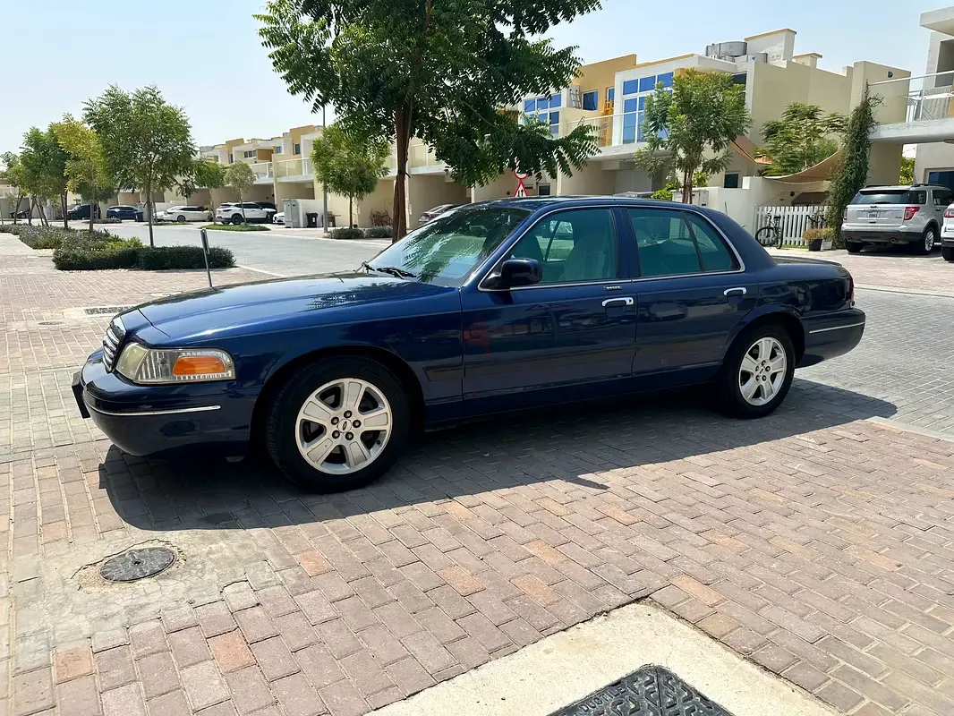 Ford Crown Victoria 4.6i AT LX Sport (238 hp)