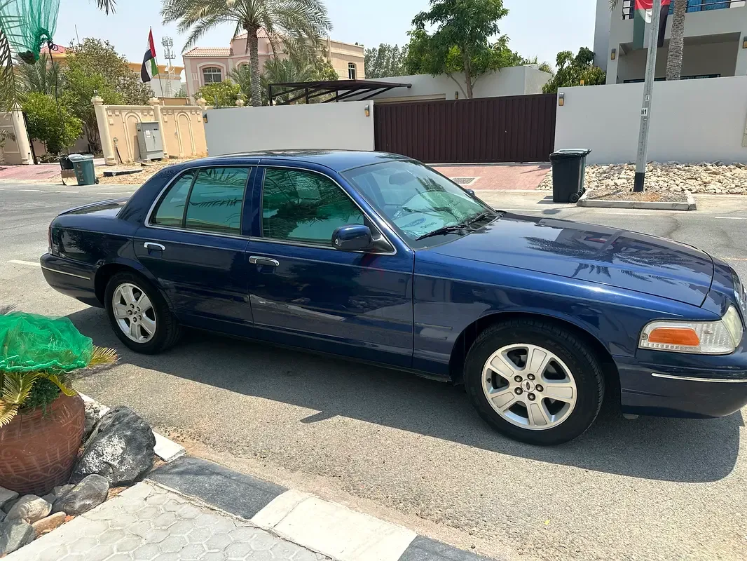 Ford Crown Victoria 4.6i AT LX Sport (238 hp) - 4