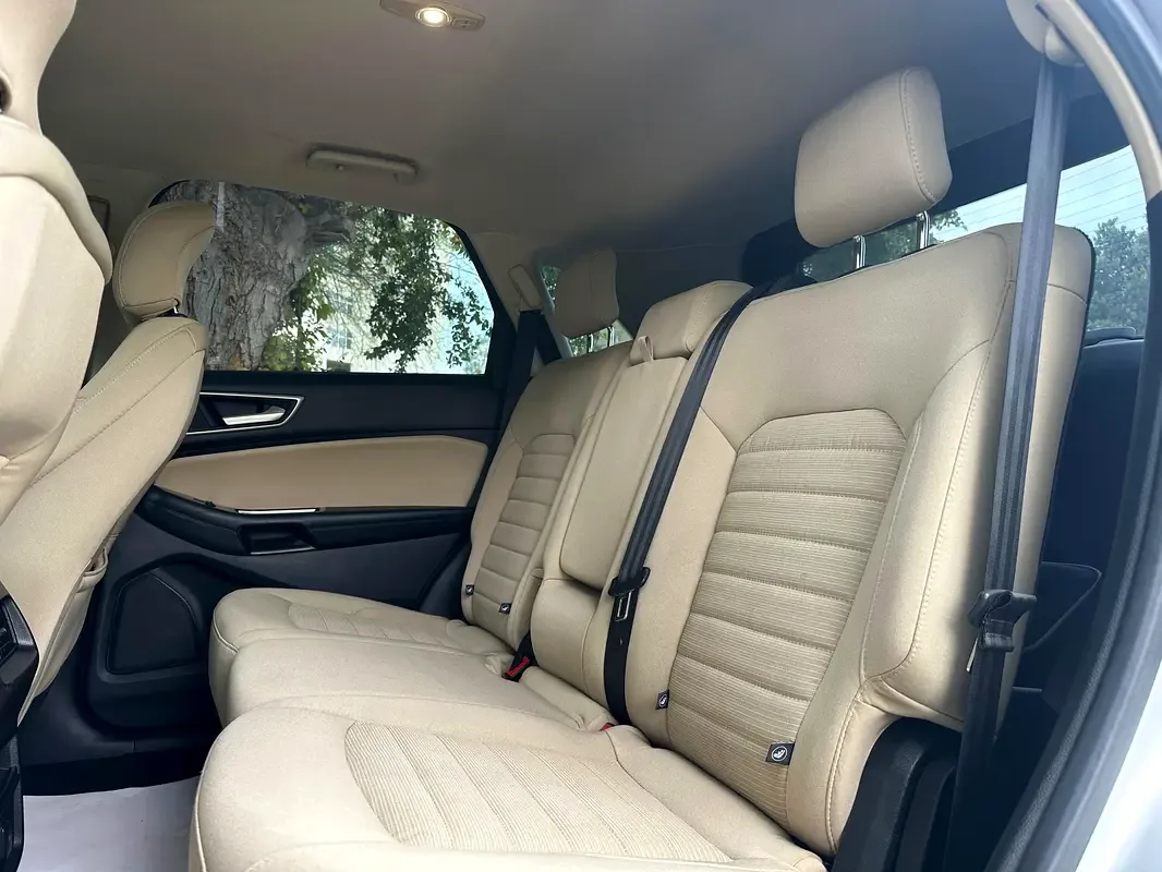 Ford Edge 2.0 AT (245 حصان) - 12