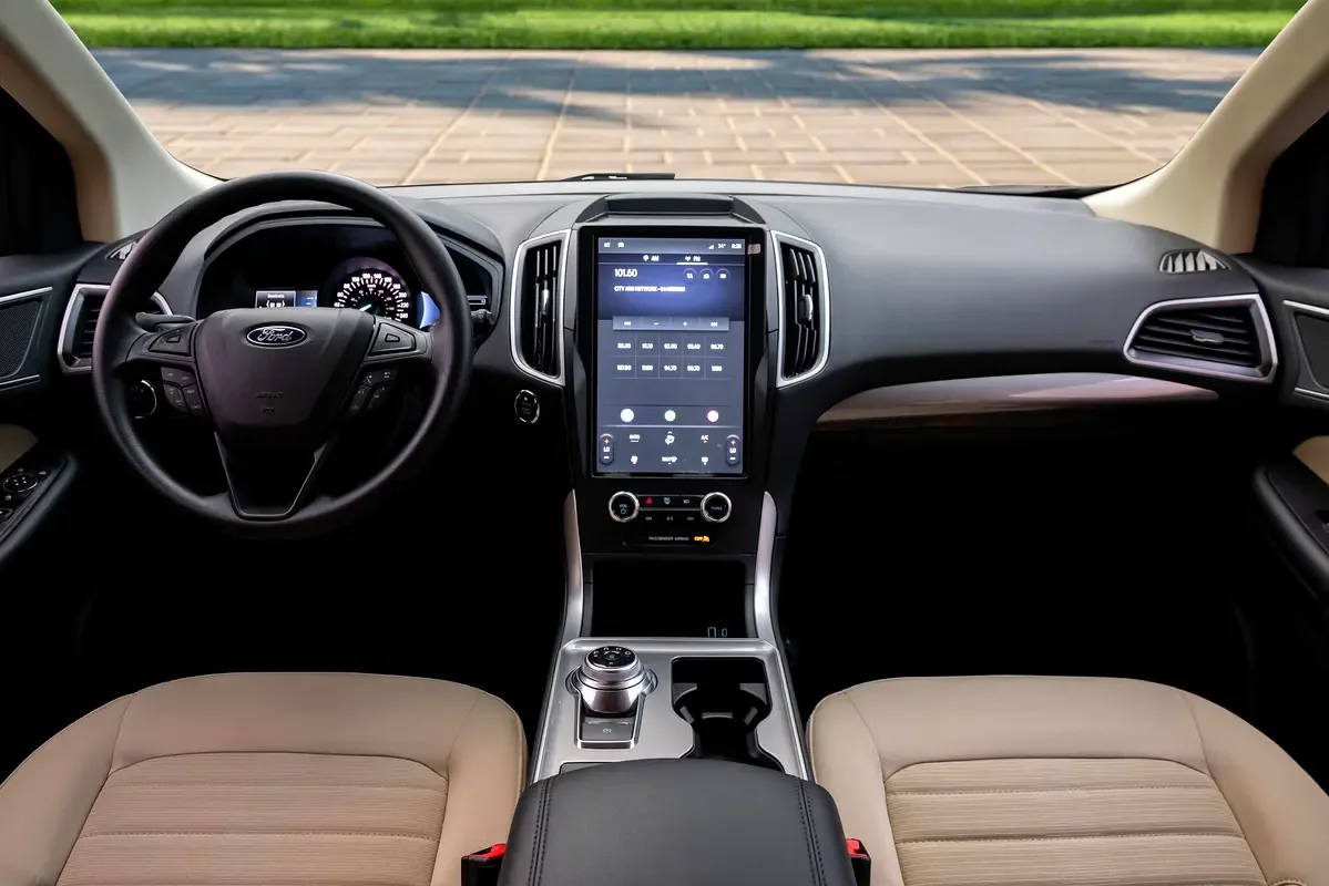 Ford Edge 2.0 AT (252 حصان) - 8